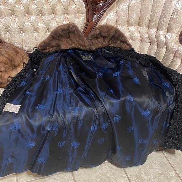 Mitchell Fur Company Persian Lamb coat - Picture 5 of 7